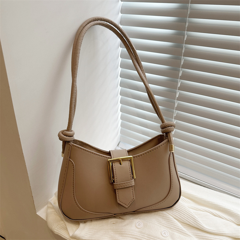 Buckle Baguette