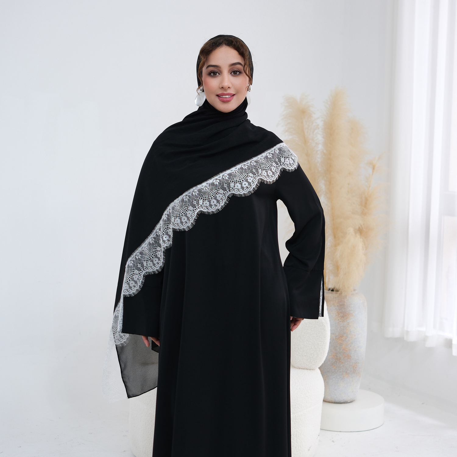 Spitzen Abaya